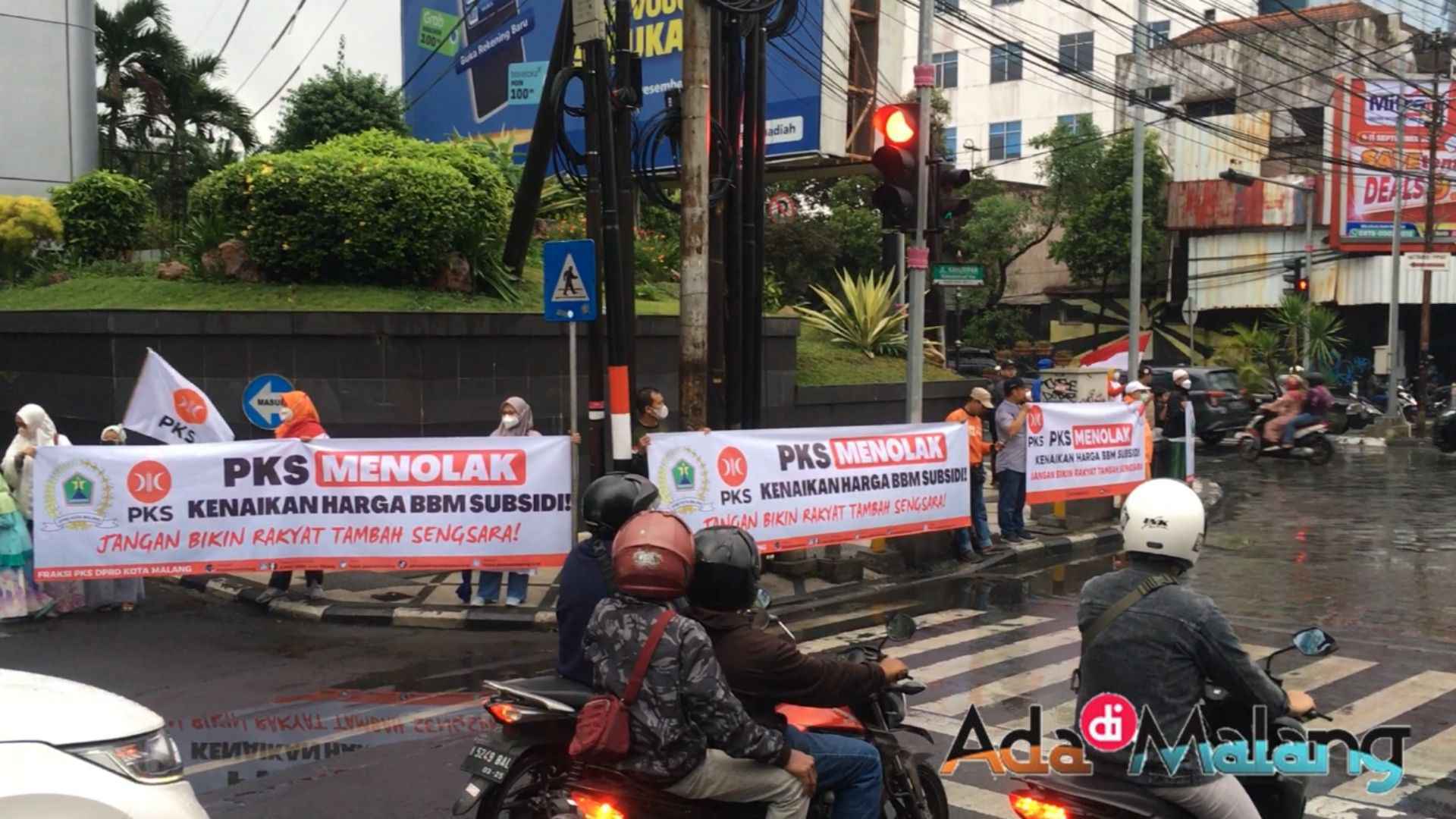 Menolak Kenaikan Harga Bbm Bersubsidi Pks Kota Malang Gelar Flasmob