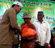 Abah Anton kembali bagikan bantuan sembako untuk 8.000 dhuafa