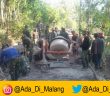TNI melaksanakan pengecoran jalan di dusun Gurung Probolinggo