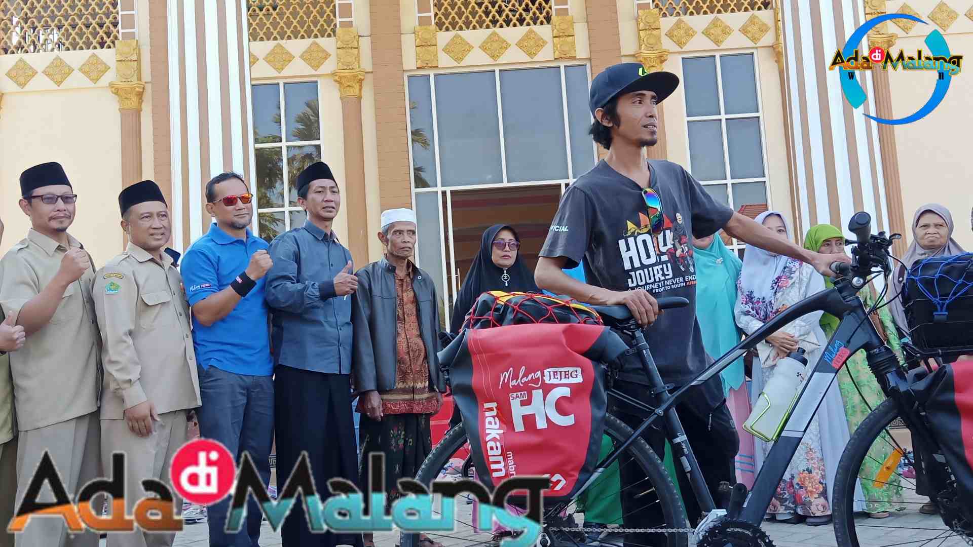 Alumni Ponpes Annur Malang Gowes Lintasi 14 Negara