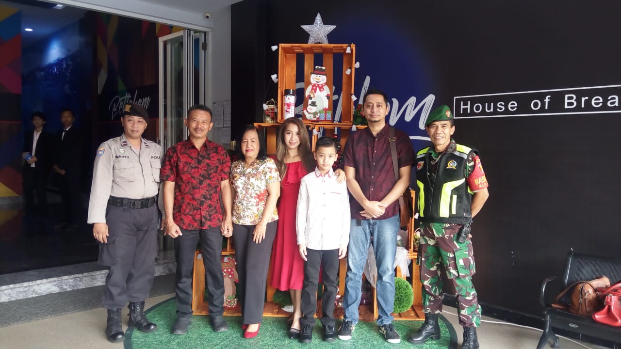 Prajurit TNI Dari Koramil Klojen Amankan Perayaan Natal 2019