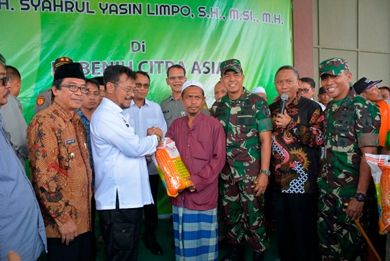 Danrem 083 Sambut Dan Dampingi Kunjungan Kerja Menteri Pertanian Di Jember