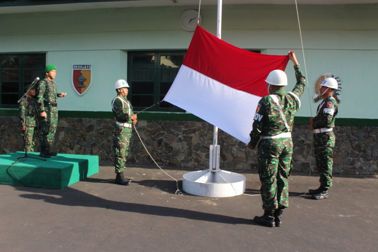 Kodim 0833 Kota Malang Gelar Upacara Bendera Untuk memperingati Hari Ibu