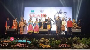 Wakil Wali Kota Malang, Ir H. Sofyan Edi Jarwoko membacakan ikrar Sumpah Pemuda bersama anggota Odra yang ada di Kota Malang (Foto : Agus Y ~ AdaDiMalang.com)