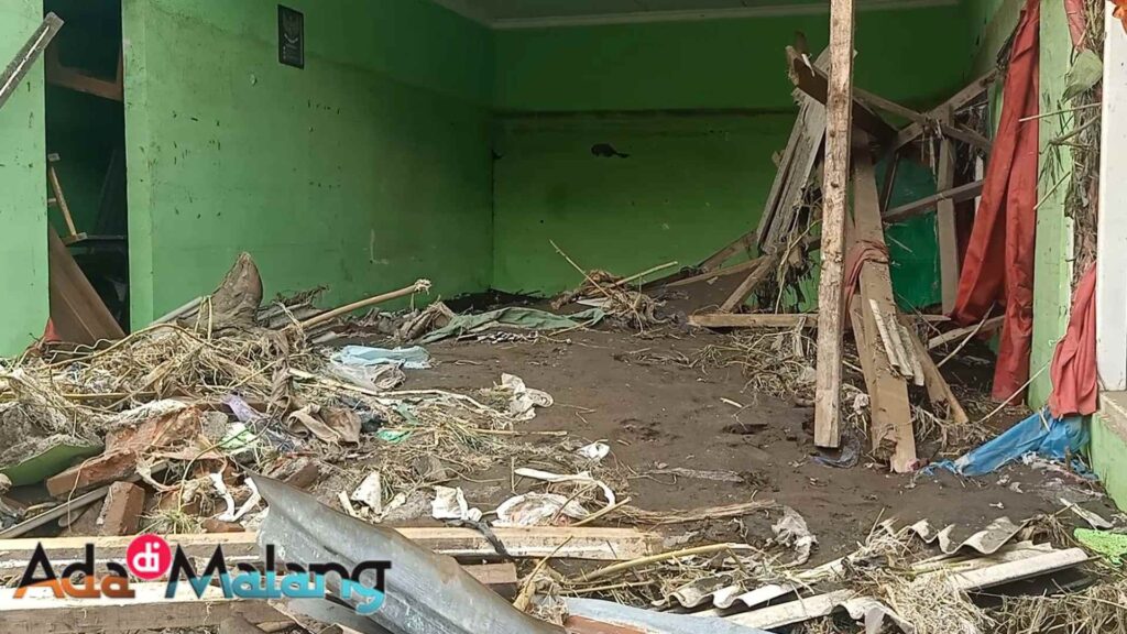 Kondisi Balai RW 5 Penanggungan yang juga dipergunakan sebagai Balai Posyandu