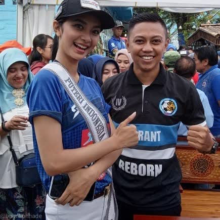 Ibrohim Riqi Herdianto bersama Putri Indonesia (Foto : Istimewa)