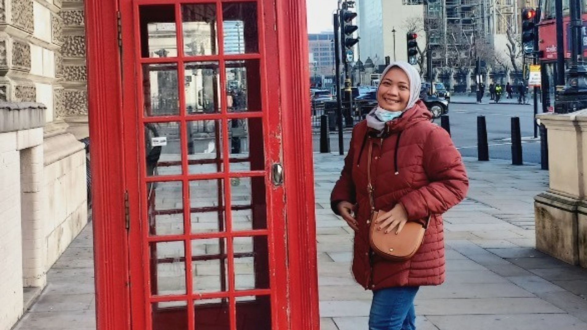 Kesaksian Bagaimana Cepatnya Omicron Menyebar di Inggris