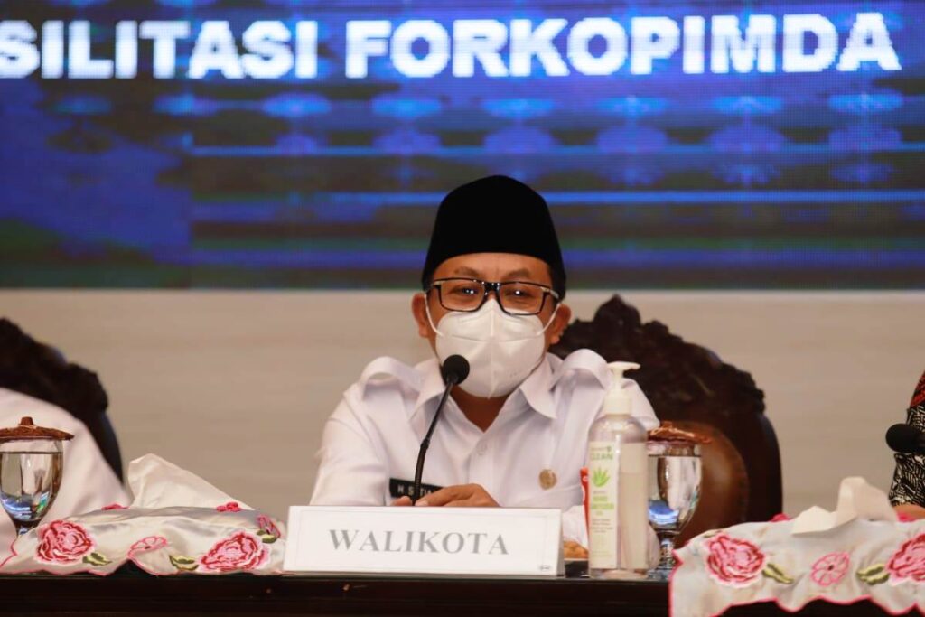 Wali Kota Malang, Drs H. Sutiaji saat menanggapi laporan kejadian menonjol di Kota Malang