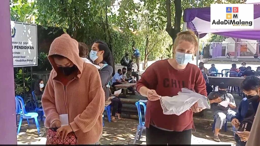 Ada Warga Negara Asing (WNA) yang mengikuti vaksinasi di kampus Unitri Malang
