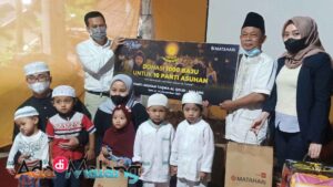 Manajemen Matahari Mitra I menyerahkan bantuan ke Panti Asuhan Taqwa Al-Qolbi Kota Malang, jumat (24/12/2021)