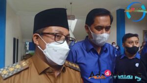 Wali Kota Malang, Drs H. Sutiaji melakukan kunjungan ke Kantor Perumda Tugu Tirta untuk peninjauan Kinerja (Foto : Agus Yuwono ~ AdaDiMalang.com)