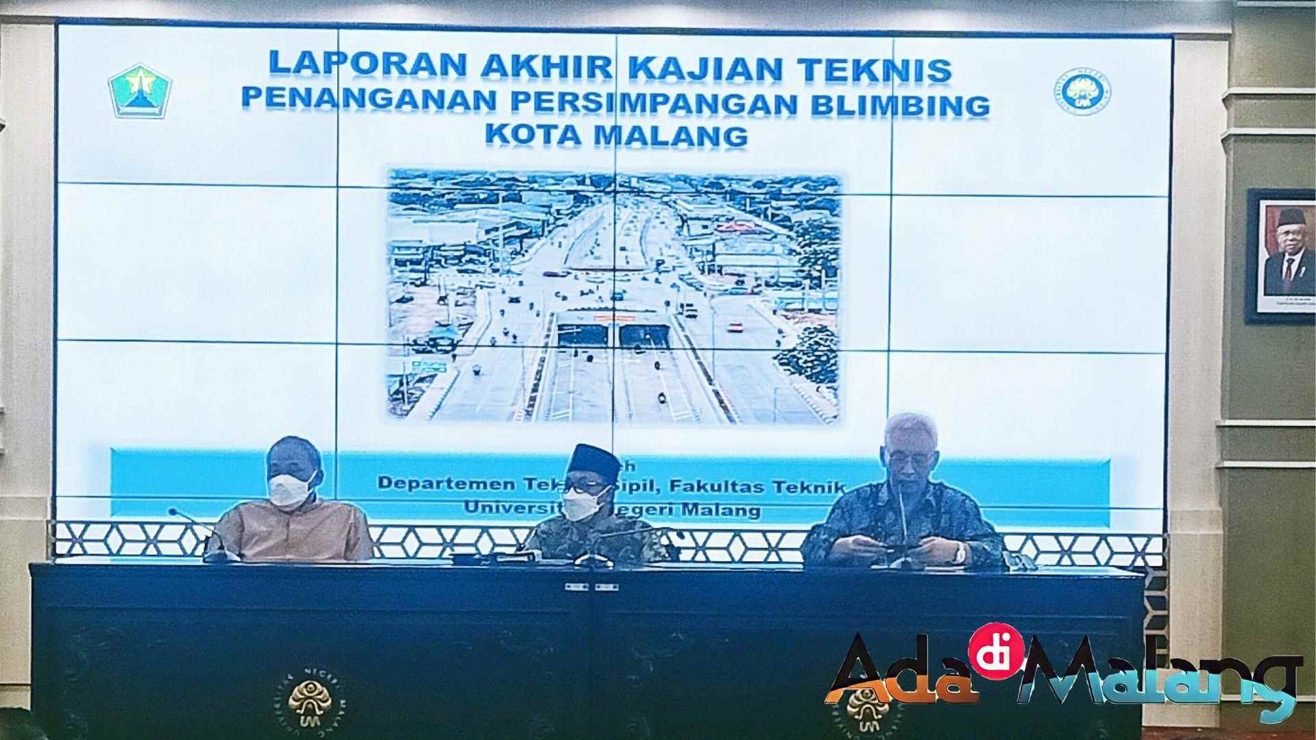 Penyampaian laporan akhir kajian teknis penanganan persimpangan Blimbing oleh tim Teknik Sipil UM kepada Wali Kota Malang