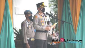 Kapolresta Malang Kota, Kombes Pol Budi Hermanto memimpin Apel Pasukan Pengamanan Malam Takbir dan Idul Fitri 1443 H di halaman Balaikota Malang sore tadi (Foto : Agus Yuwono ~ AdaDiMalang.com)