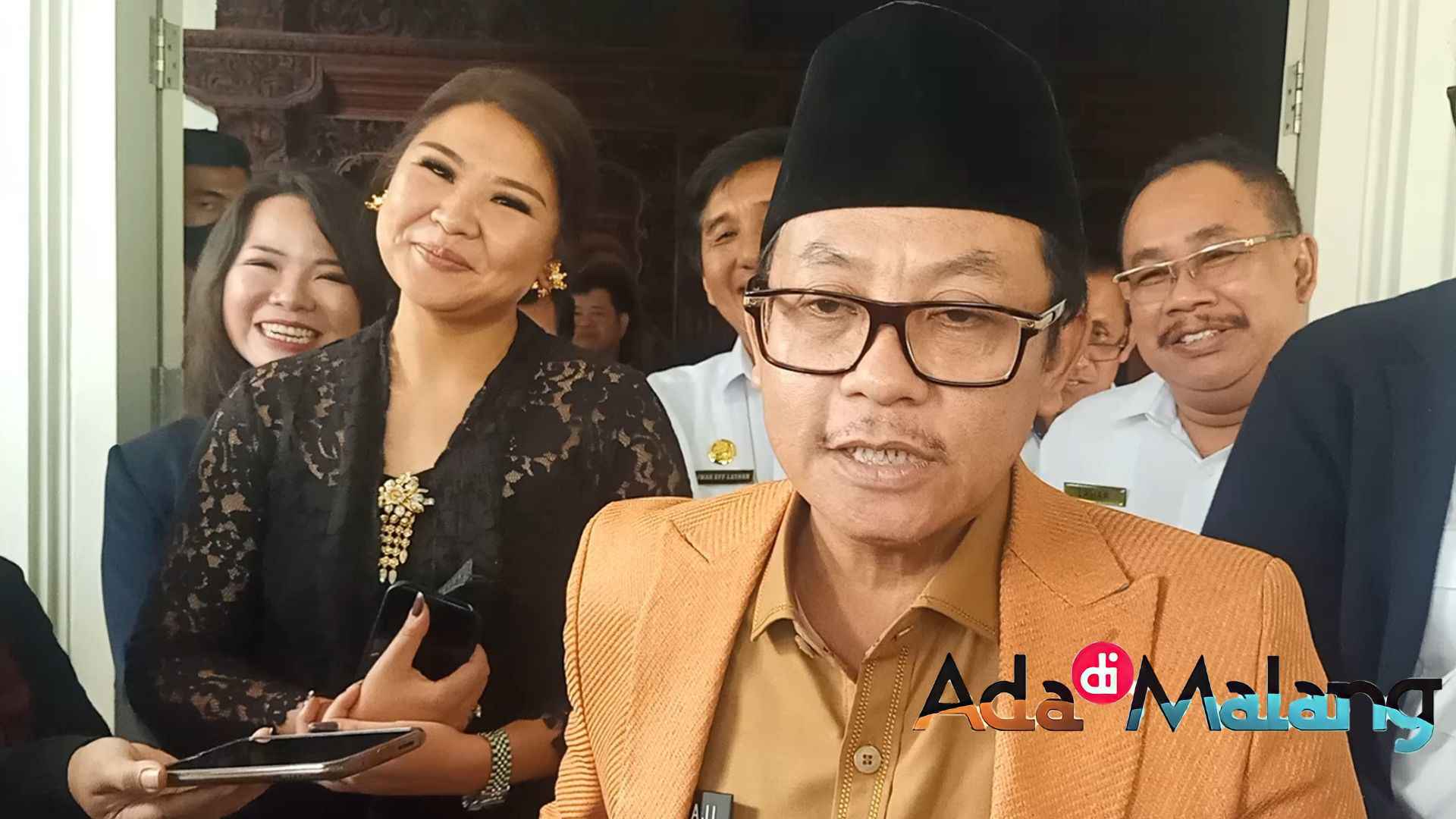 Wali Kota Malang Drs H. Sutiaji bersama dengan pemilik The Shalimar Boutique Hotel dan Direktur Utama RRI (Foto : Agus Yuwono ~ AdaDiMalang.com)