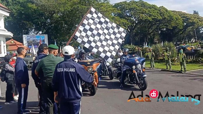 Para atlet dan official yang tergabung dlam Kontingen Porprov VII Jatim dari Kota Malang diberangkatkan dari Balaikota Malang pagi tadi. (Foto : Agus Y ~ AdaDiMalang.com)