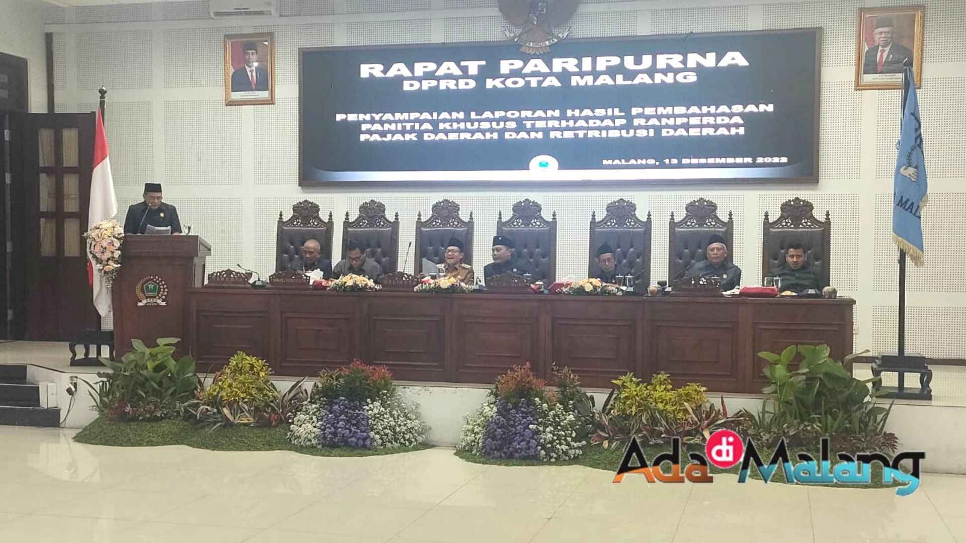 Wali Kota Malang, Drs H. Sutiaji menyampaikan tanggapan terkait pandangan umum Fraksi DPRD Kota Malang tentang ranperda Penyelenggaraan Perpustakaan 