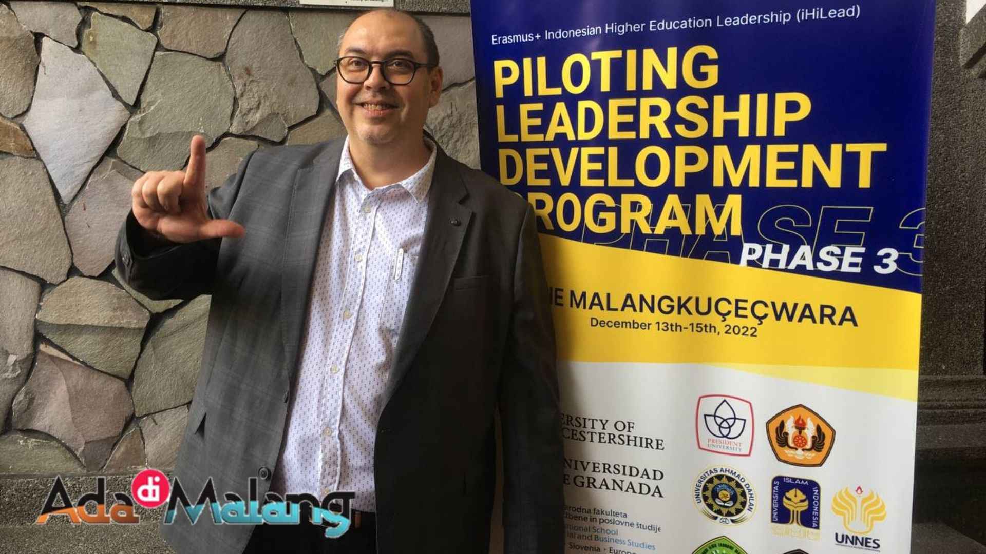 Ketua STIE Malangkuçeçwara, Drs Bunyamin, MM., Ph.D di sela-sela pelaksanaan kegiatan iHiLead di kampus STIE Malangkuçeçwara (Foto : AdaDiMalang.com/Agus Yuwono)