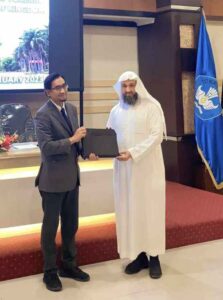 Rektor Universitas Brawijaya, Prof. Widodo, S.Si, M.Si, Ph.D MedSc bersama perwakilan delegasi dari Kerajaan Saudi Arabia