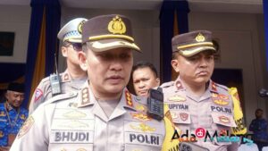 Kapolresta Malang Kota, kombes Pol Budi Hermanto, SIK saat memberikan keterangan kepada wartawan (Foto : Agus Yuwono / AdaDiMalang.com)