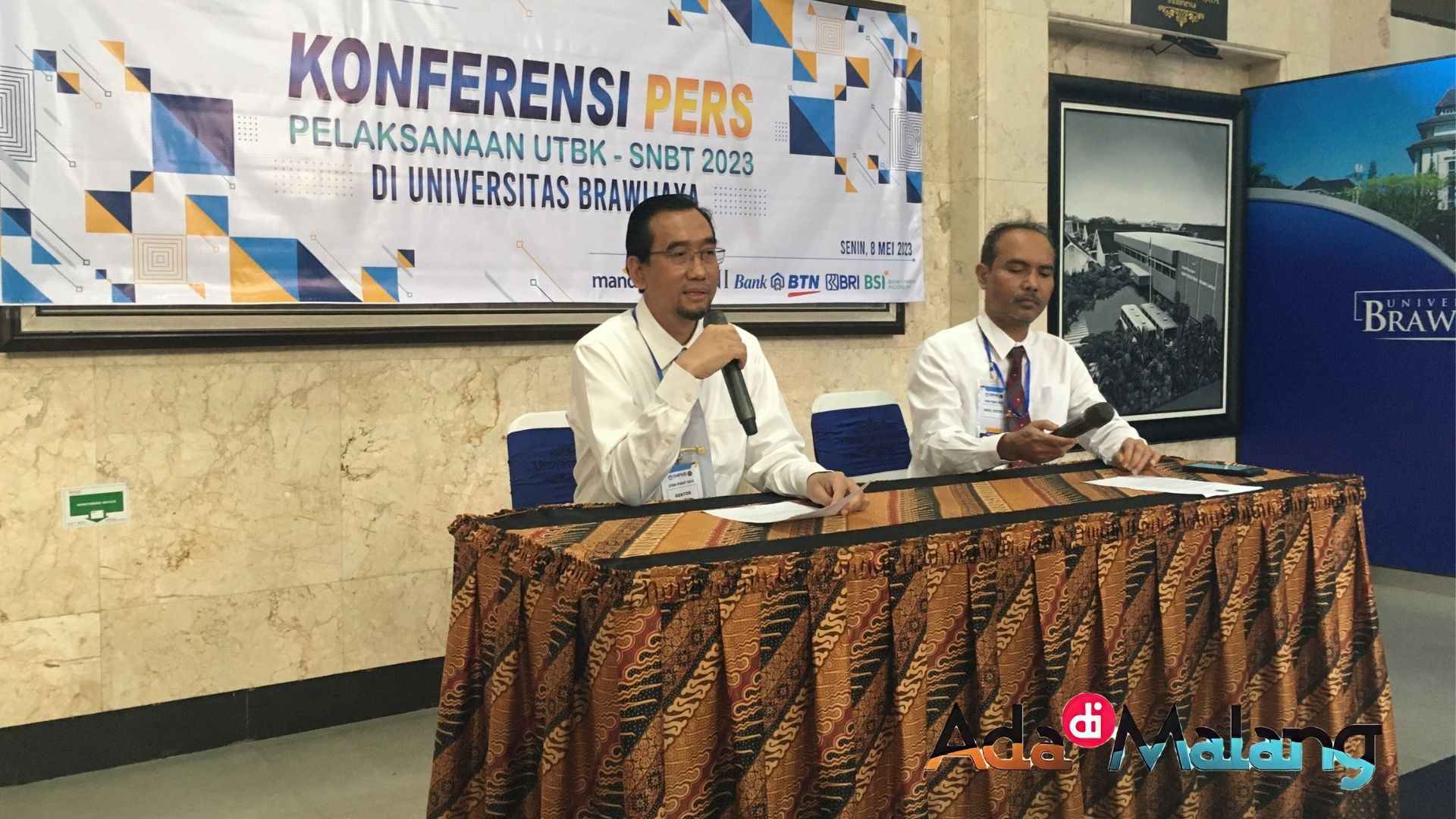 Rektor Universitas Brawijaya, Prof. Widodo, S.Si.,MSi., PhD.Med.Sc saat menyampaikan keterangan dalam sesi Konferensi Pers UTBK pagi hari tadi (Foto : Agus Yuwono / AdaDiMalang.com)