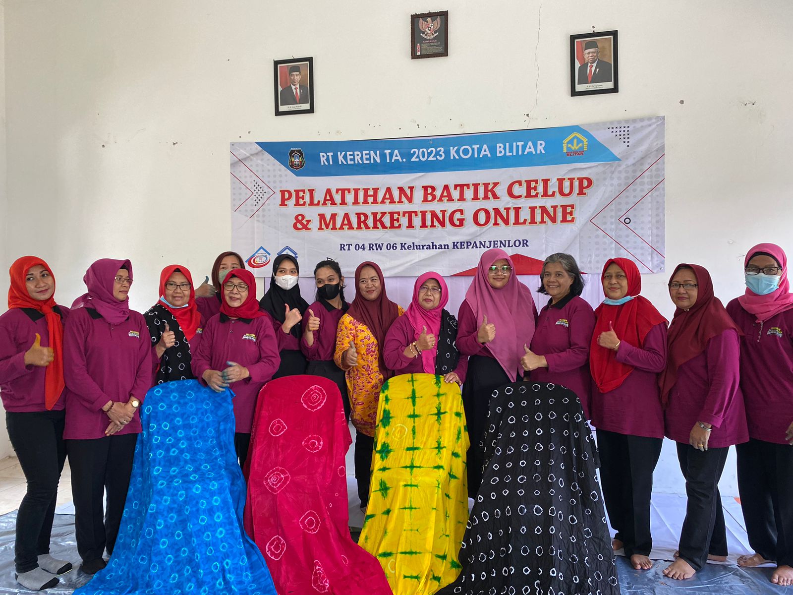 Mahasiswa KKN-T 26 UPN Veteran Terlibat Dalam Pelatihan Batik Celup Dan Merketing Online