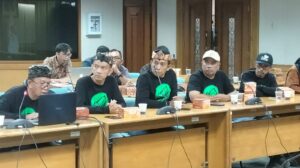 Bambang Irianto saat berada di BRIN bersama pelaku Kampung Tematik Indonesia lainnya (Foto : Istimewa)