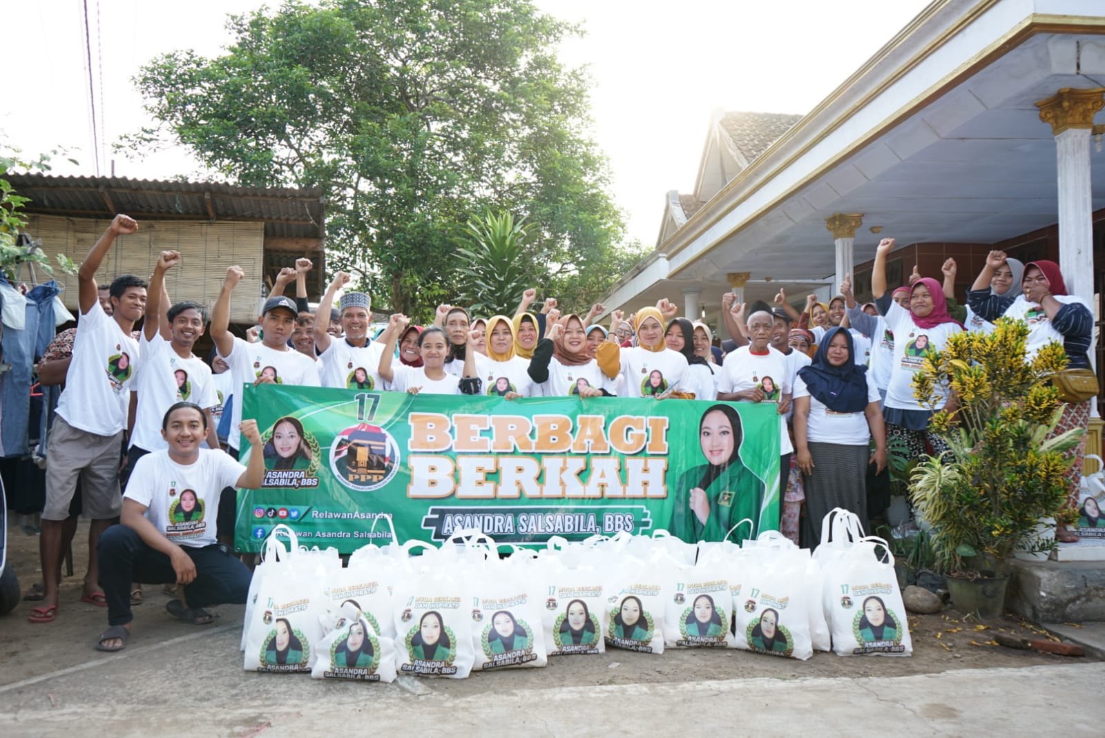 Wujudkan komitmen untuk berkontribusi ke masyarakat dan menjadi agen perubahan, Relawan Asandra beri bantuan kepada masyarakat