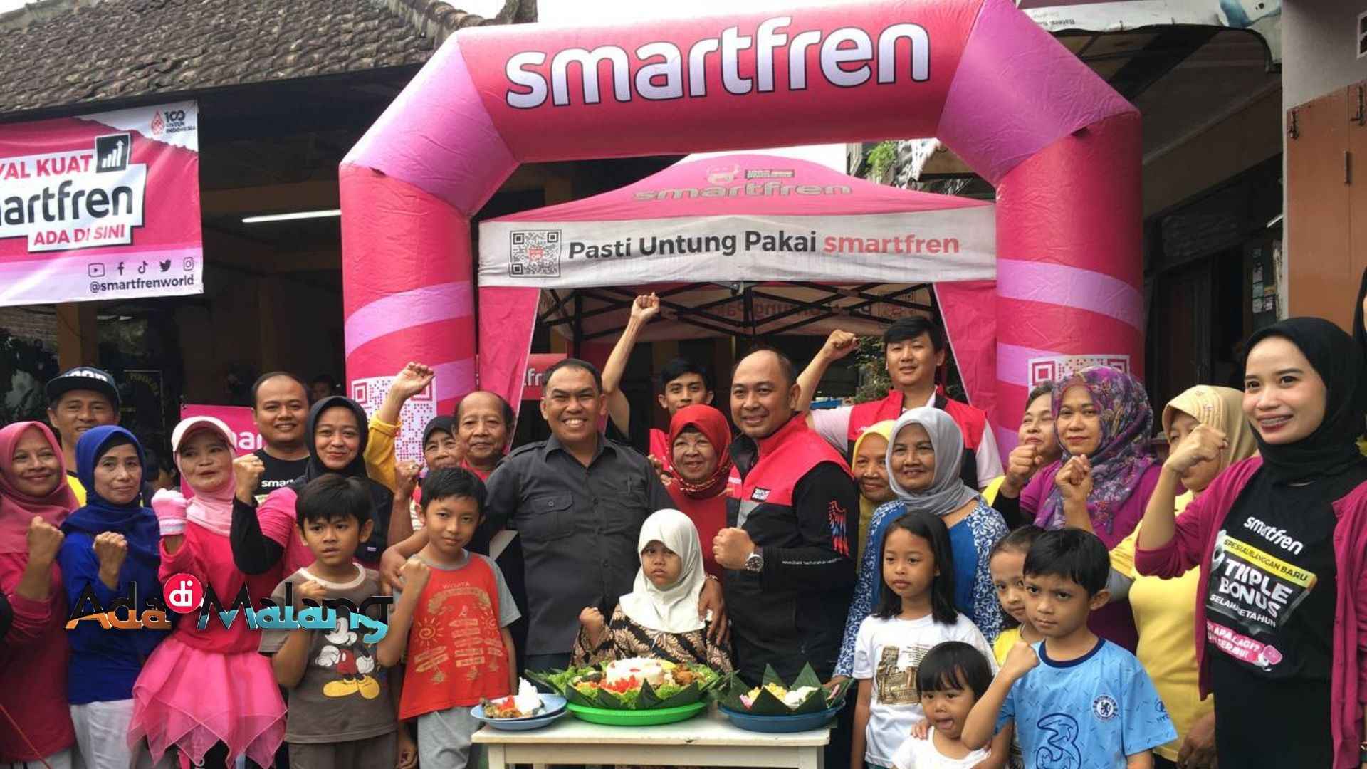 Warga RW 9 Oro-Oro Dowo sambut gembira terwujudnya Kampung Digital Smartfren di wilayah RW 9 Oro-Oro Dowo Kota Malang ini (Foto : Agus Yuwono)