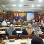 Puluhan dosen dari berbagai kampus hadir dalam Seminar Nasional yang digelar oleh STIE Malangkuçeçwara (Foto : Agus Yuwono)