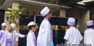 Siswa Siswi KB-TK El Mu’jizah Malang mengikuti kegiatan Manasik Haji sebagai bagian memperkenalkan kegiatan Ibadah haji kepada para siswa (Foto : Istimewa)