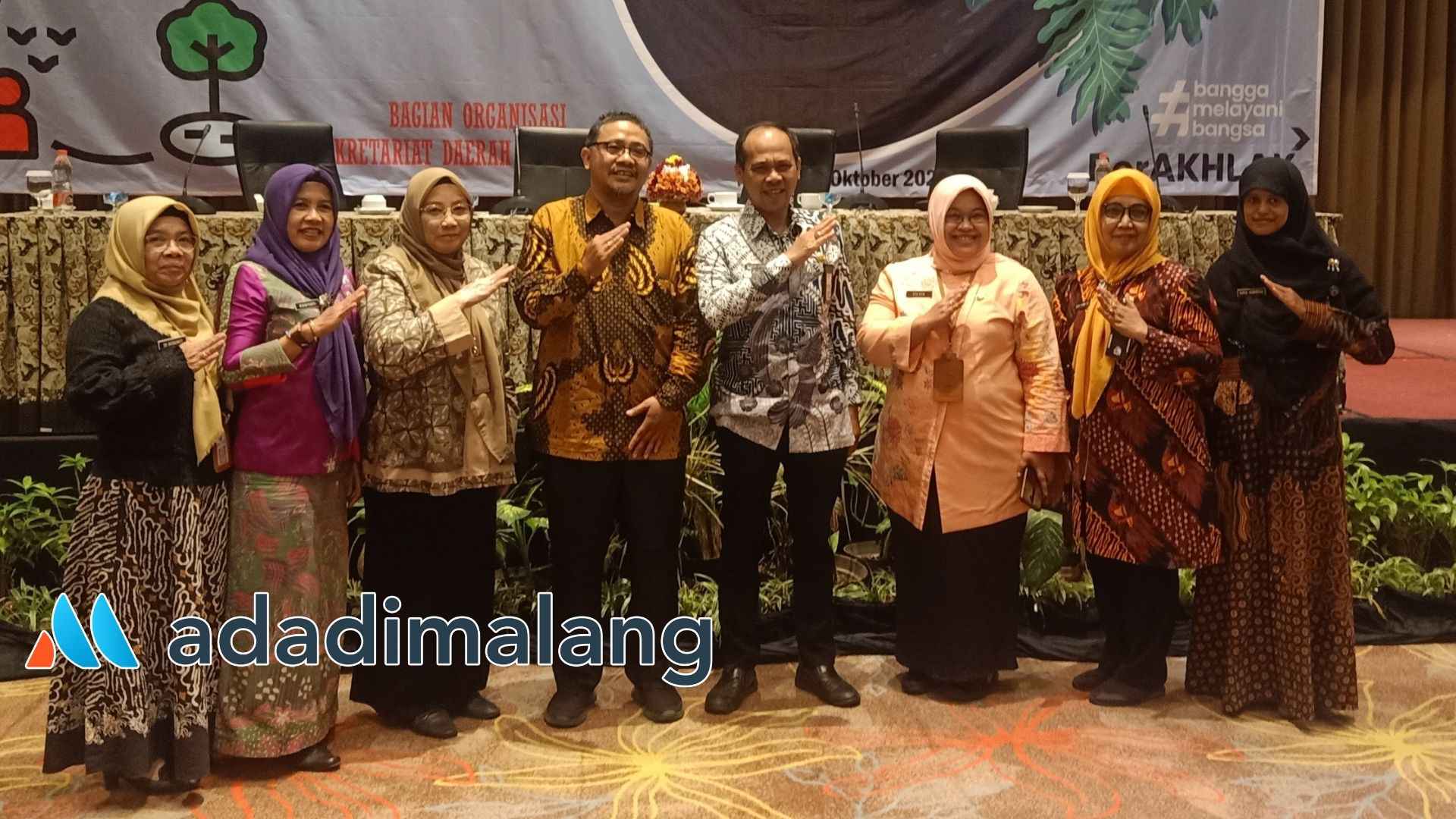 Wawan Sobari bersama Kepala Bagian Organisasi dan beberapa inovator di Kota Malang usai pelaksanaan FGD (Foto : Agus Yuwono)