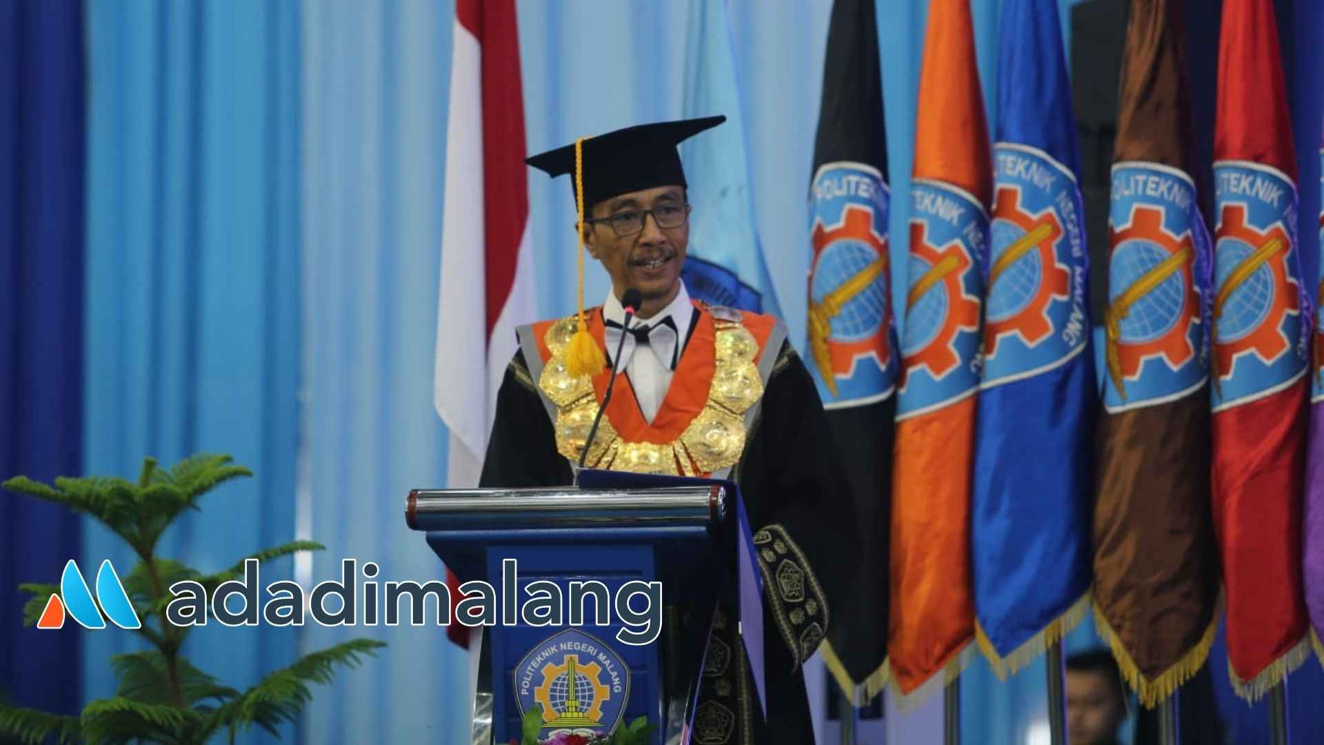 Direktur Politeknik Negeri Malang (Polinema), Supriatna Adhisuwignjo, ST., MT., saat memberikan sambutan dalam kegiatan wisuda tahap II tahun 2023