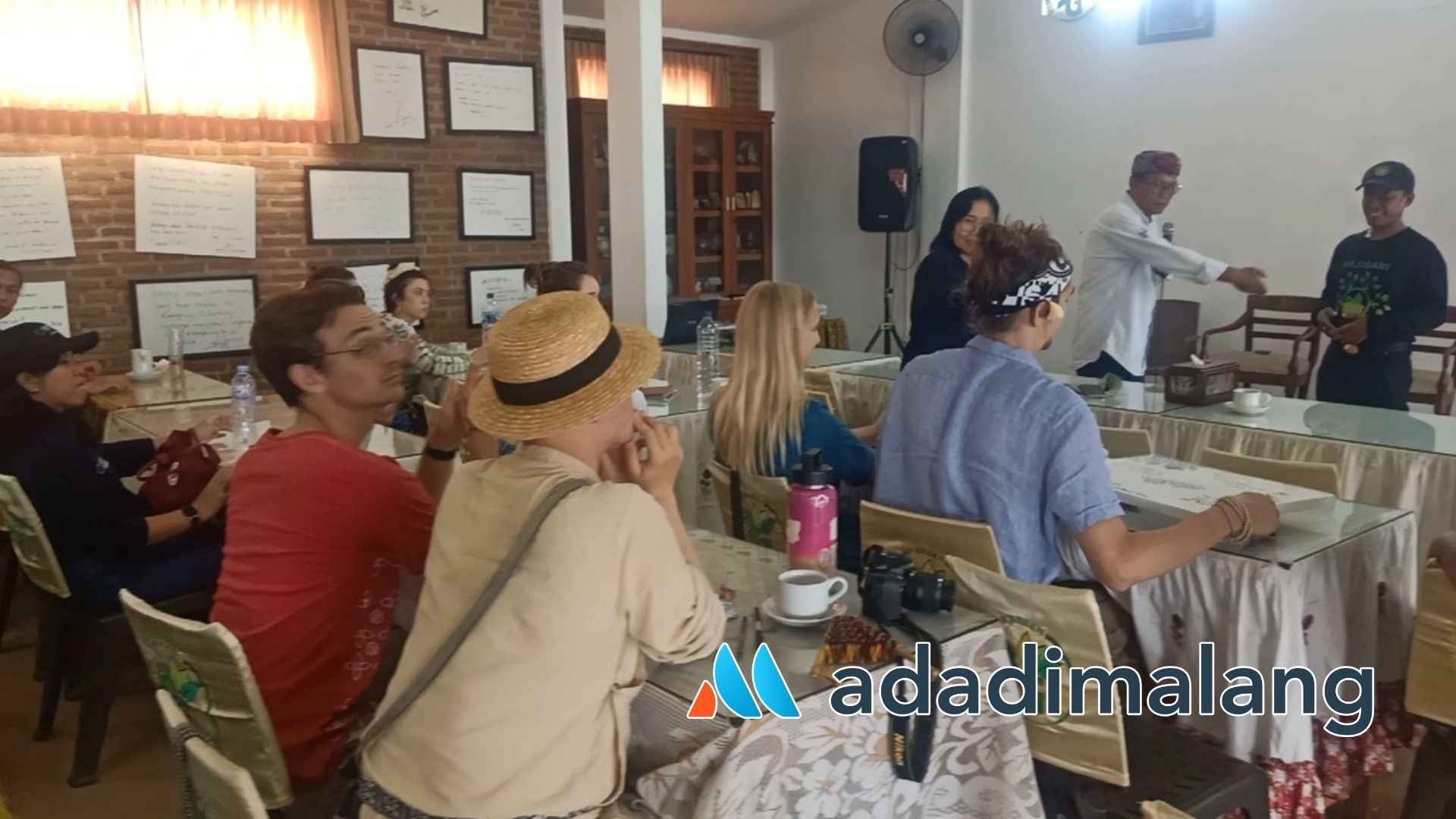 Mahasiswa Asing Peserta Program SIT Study Abroad Indonesia Kembali Kunjungi Rumah Prestasi 3G
