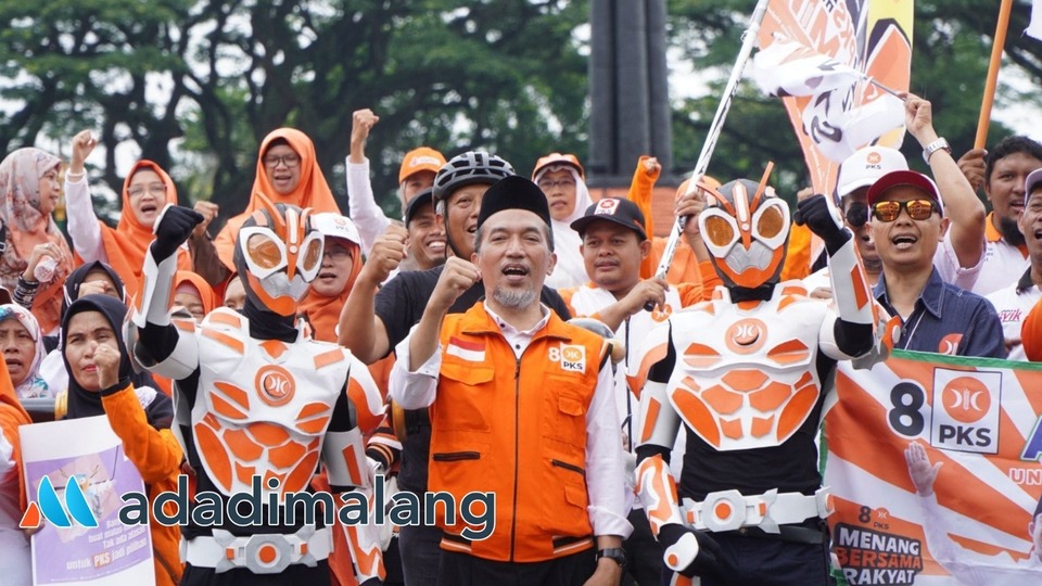 Ketua DPD PKS Kota Malang, Ernanto Djoko Purnomo saat menyampaikan orasi politiknya di hari pertama kampanye PKS Kota Malang pagi tadi