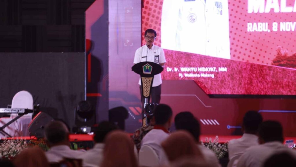 Kepala Kominfo Kota Malang, Muhammad Nur Widianto, S.Sos saat menyampaikan laporan kegiatan launching Malang Kota CSIRT