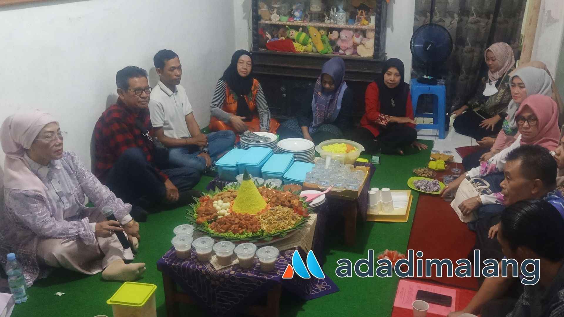 Wiwik Sukesi Resmikan Sanggar Tari Gantari Kreasi Nusantara Di RW 10 Pandanwangi