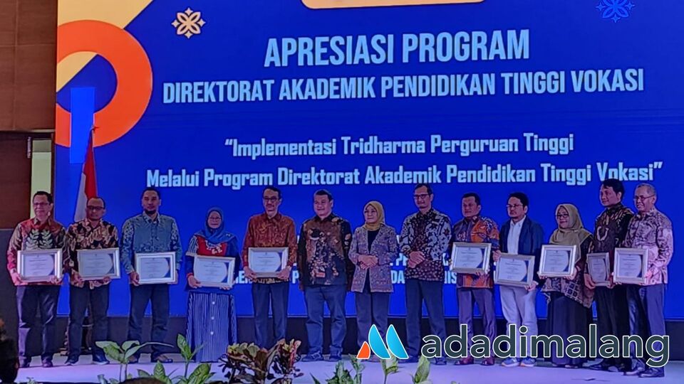 Polinema menerima enam penghargaan secara langsung