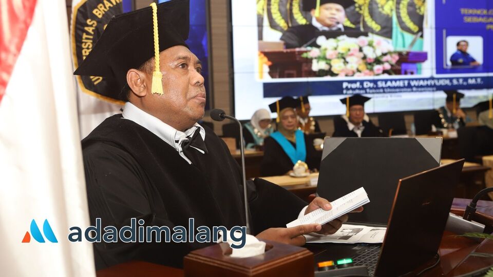 Prof. Dr. Slamet Wahyudi, S.T., M.T., saat dikukuhkan sebagai Profesor pagi hari tadi