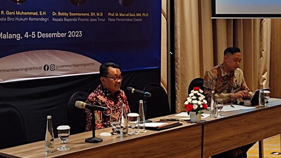 Prof. M. Mas'ud Said, M.M., Ph.D, akan menjelaskan tentang Evaluasi dan Implementasi Ranperda UHKPD dan PP Nomor 35 Tahun 2023