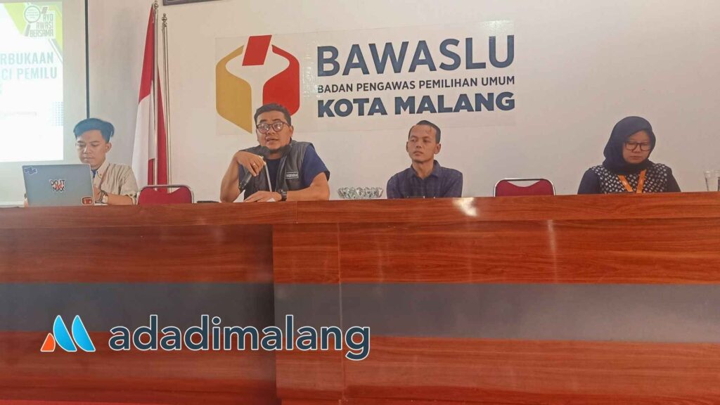 Kordiv Pencegahan, Partisipasi Masyarakat, dan Hubungan Masyarakat Bawaslu Kota Malang, Mohammad Hasbi Ash Shiddiqy saat membuka kegiatan media gathering siang ini (Foto : Agus Yuwono)