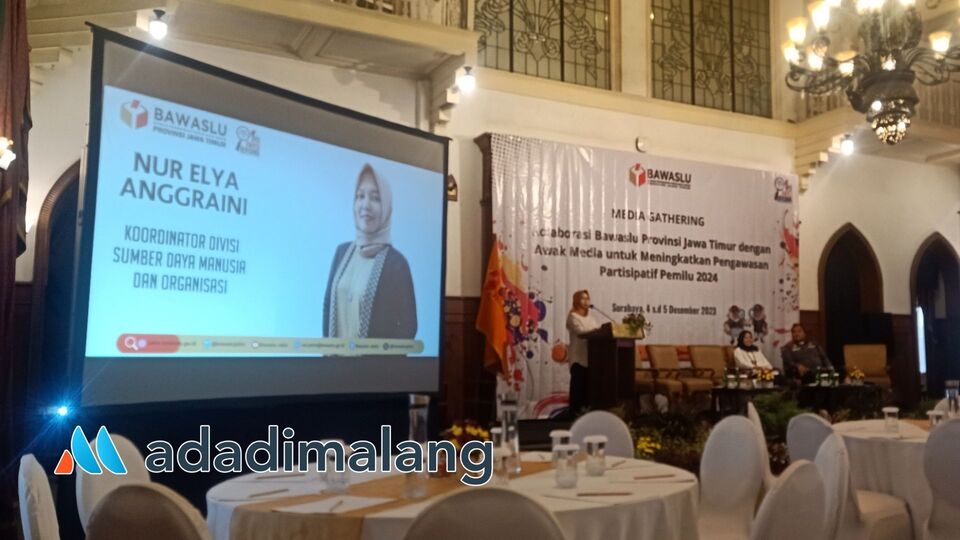 Kordinator Divisi SDM dan Organisasi Bawaslu Jatim, Nur Elya Anggraini berharap Bawaslu dan media dapat bermitra dan bersinergi dalam pengawasan partisipatif Pemilu 2024 (Foto : Agus Yuwono)