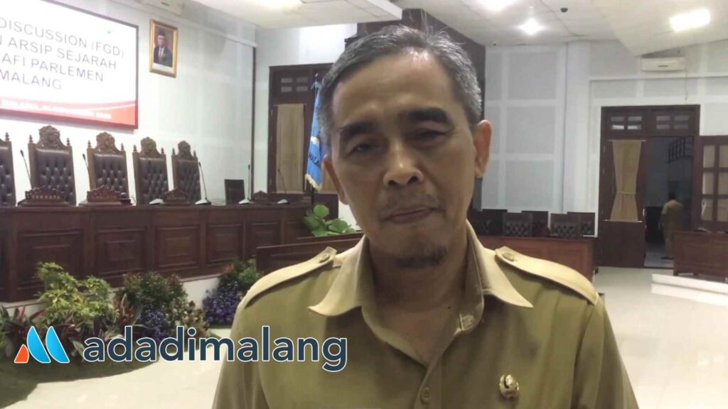 Kepala Bidang Penyelamatan dan Pemanfaatan Arsip Statis Dinas Perpustakaan dan Arsip Provinsi Jawa Timur yakni Todar Arif mengapresiasi inisiasi penelusuran sejarah DPRD Kota Malang (Foto : Agus Yuwono)