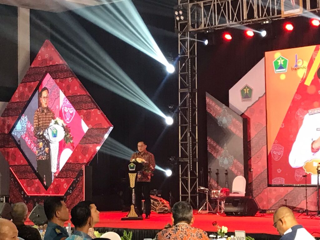 Kepala Bapenda Kota Malang, Dr. handi Priyanto, AP., MSi., saat memberikan sambutan dalam kegiatan Gathering Wajib Pajak di MCC