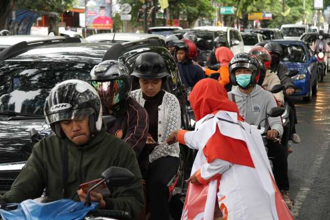 Kader PKS Kota Malang gelar flashmob untuk menyapa masyarakat kota Malang sekaligus menyampaikan program yang diusung PKS