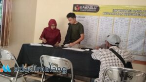 Suasana pendaftaran Pengawas TPS di Kantor Panwaslu Kecamatan Kedungkandang