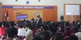 550 Lebih mahasiswa Universitas Tribhuwana Tunggadewi (UNITRI) Malang mengikuti kegiatan Inisiasi Kewirausahaan UNITRI Malang pagi tadi (Foto : Agus Yuwono)