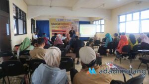 Sejumlah pelaku UMKM di Malang Raya mengikuti seminar nasional di kampus STIMATA Malang agar dapat naik kelas Go Internasional (Foto : Agus Yuwono)