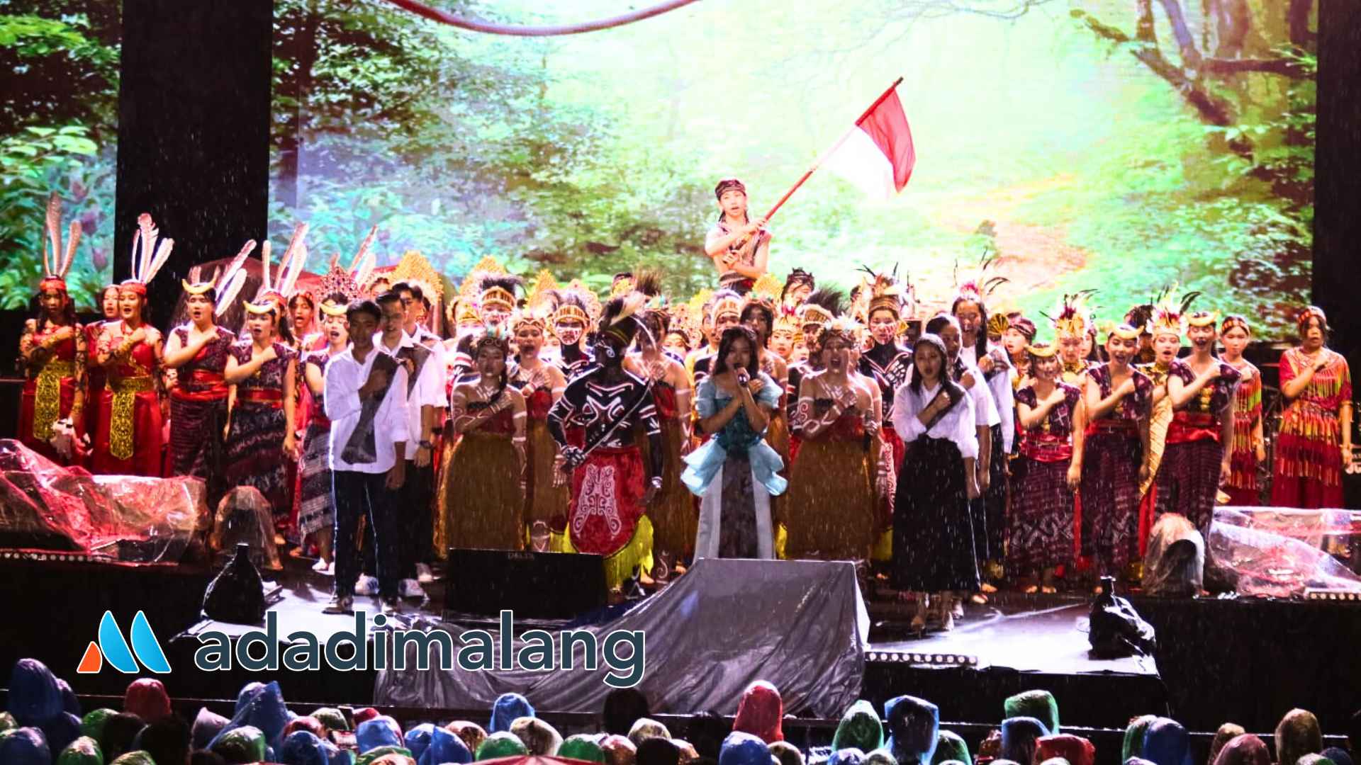 Nusantara Show yang ditampilkan oleh para siswa SMAK Kosayu Malang (Foto : Istimewa)