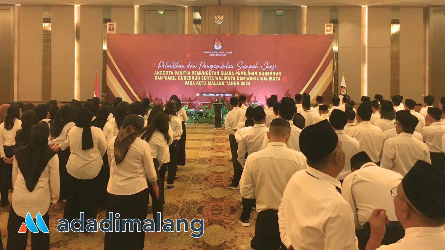 Ketua KPU Kota Malang, Aminah Asminingtyas saat memberikan sambutan dalam Pelantikan PPS Kota Malang pagi hari tadi (Foto : Agus Yuwono)