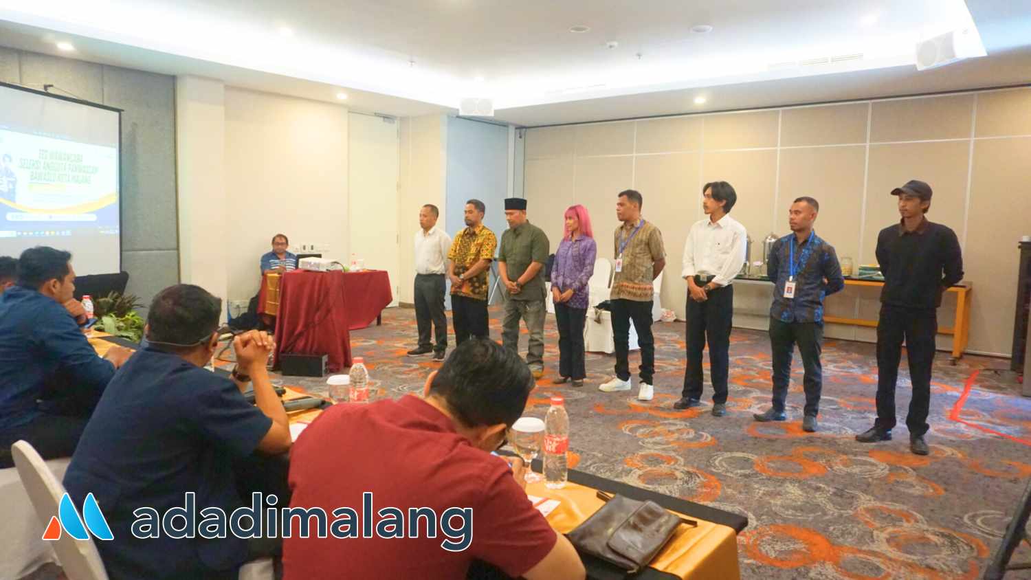 Komisioner Bawaslu Kota Malang saat melaksanakan tes wawancara kepada delapan calon Panwascam Kota Malang yang telah lulus tertulis beberapa waktu lalu (Foto : Agus Yuwono)